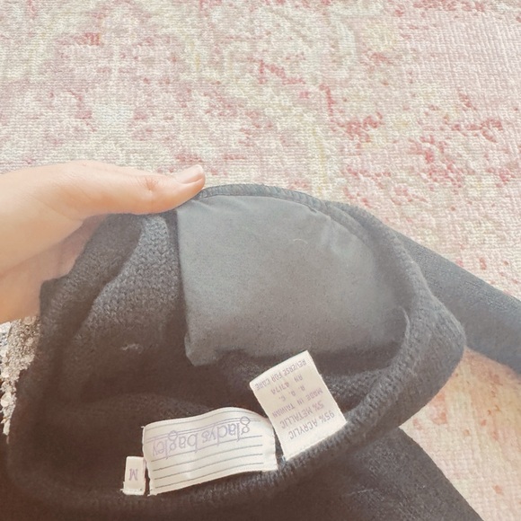 Gladys Bagley, Women’s Vintage 1980s Black and Gray Sweater - Picture 5 of 6